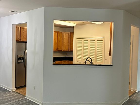 3rd image of 5301 Wyndholme Cir Unit 304