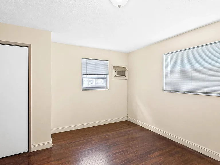 2434 McKinley St — Photo 10
