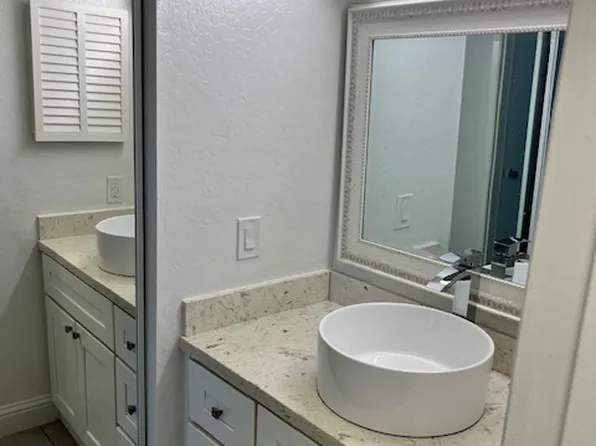 420 N Civic Dr APT 302, Walnut Creek, CA 94596