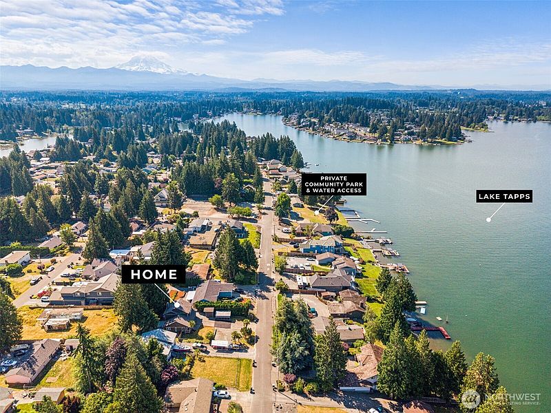 3rd image of 4840 N Island Drive E