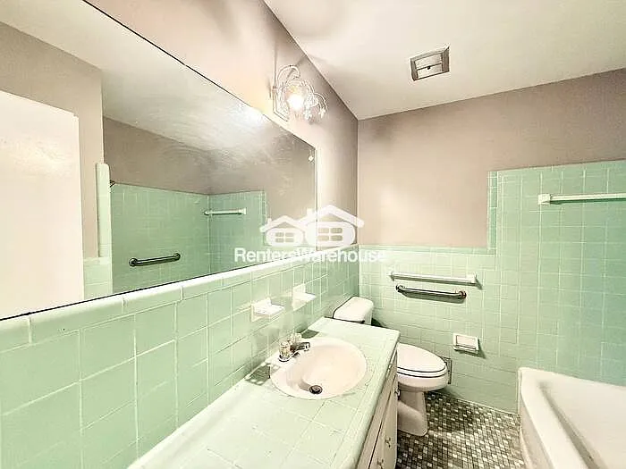 940 Center Way SW — Photo 10