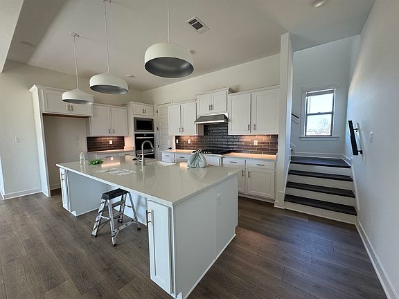 4th image of 360 Oak Haven Cir