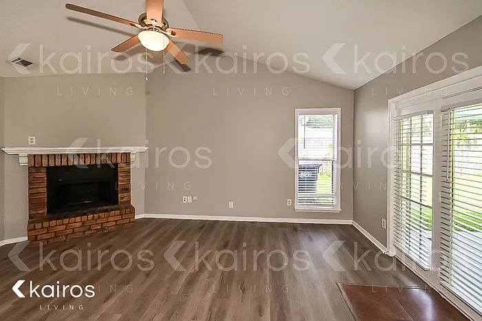 3 bed, 2.0 bath, 1484 sqft, $1,645 — Photo 4