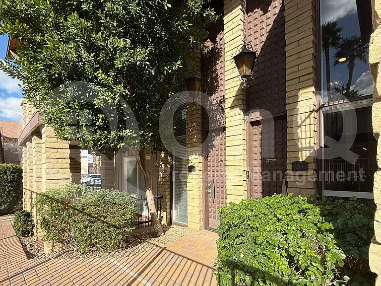 6925 E 4th St #10 — Photo 19