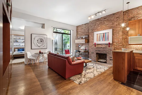 Sold by Compass | media 1