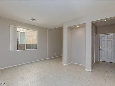 4 bed, 2.5 bath, 2184 sqft, $2,150 — Photo 2