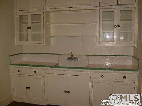 1st image of 603 W Summit Ave APT 4