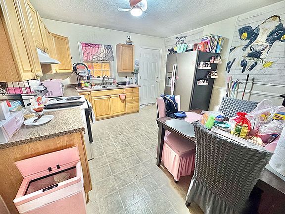 5th image of 111 Belaire Ave