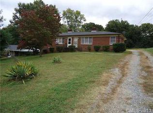 307 E J St, Newton, NC 28658