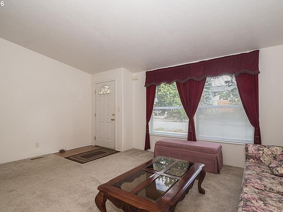 5th image of 119 SE 216th Ave