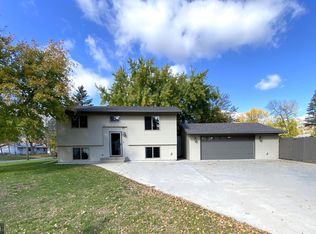 85 7th St S, Sauk Rapids, MN 56379