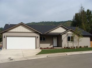 1312 NE Beavilla Vw, Grants Pass, OR 97526