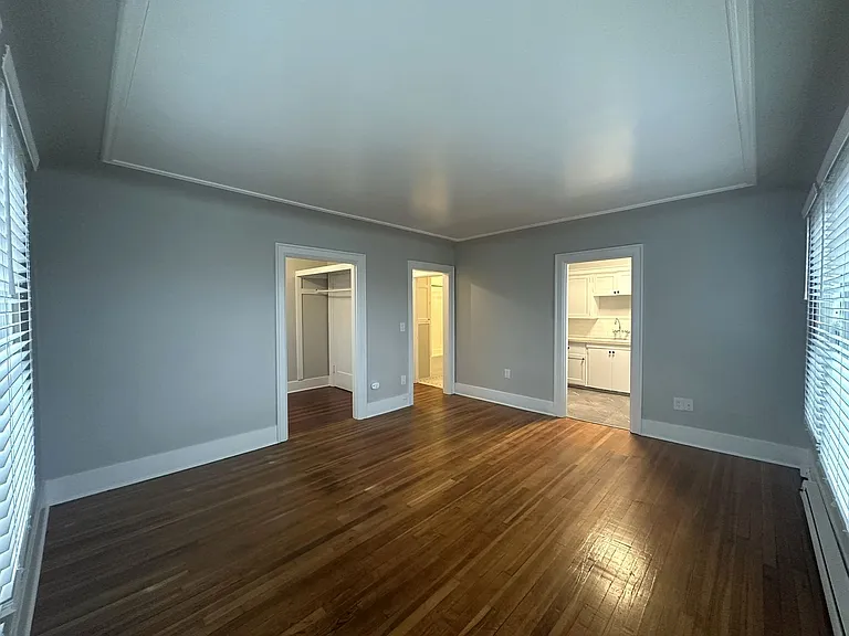 Belmont - 13 Unit — Photo 7