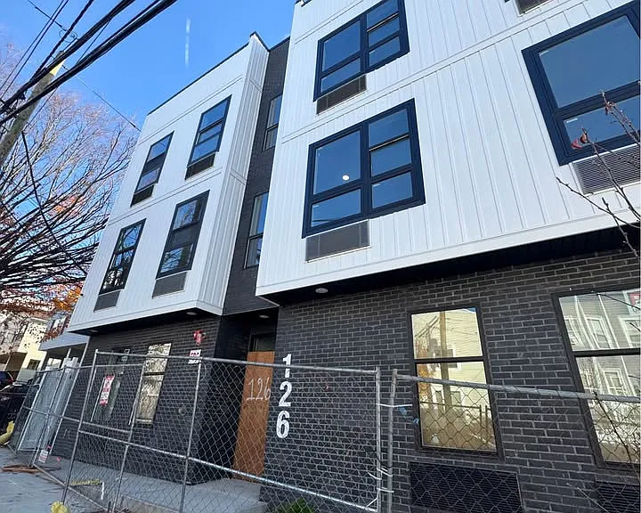 126 Governor St #303 — Photo 1