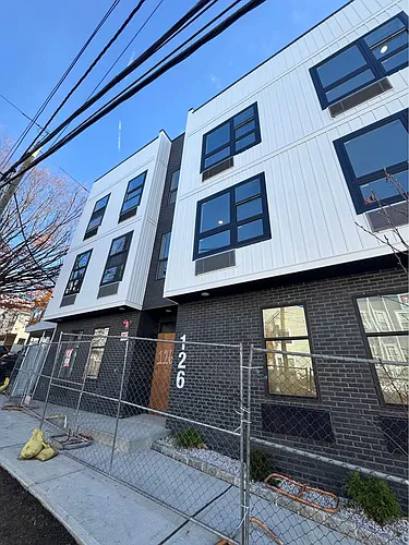 126 Governor St Photo 1