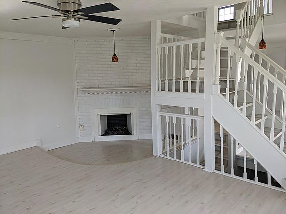 5th image of 19324 Old Bridge Ct