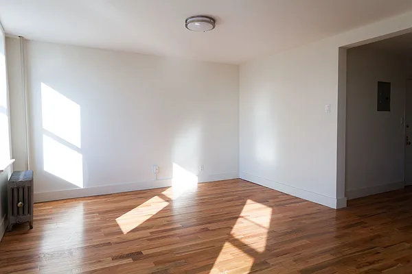 Rented by Realty Collective | media 33