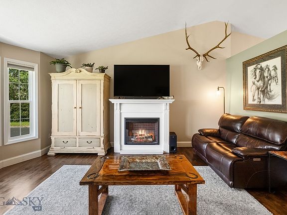 5th image of 1011 Silverbow Ave