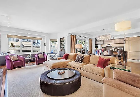 4th image of 40 E 84th St APT 15B