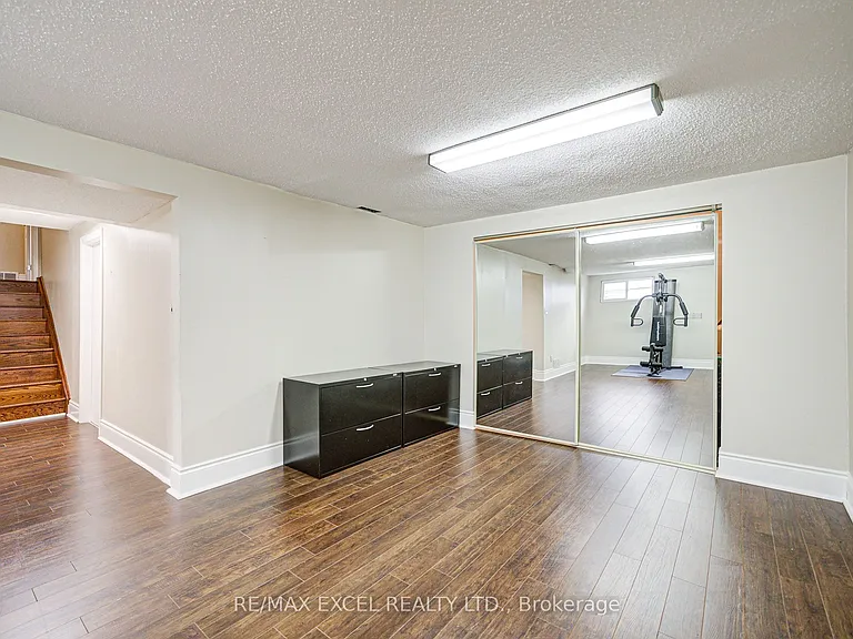 108 Babcombe Dr — Photo 42