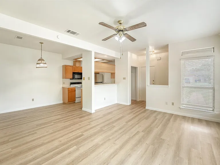 500 Gregory Ct — Photo 7