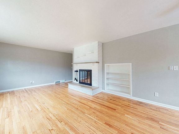 2nd image of 3321 Furman Blvd