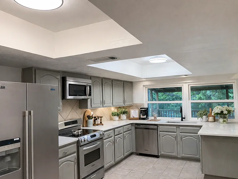 7208 Garrett Pl — Photo 2