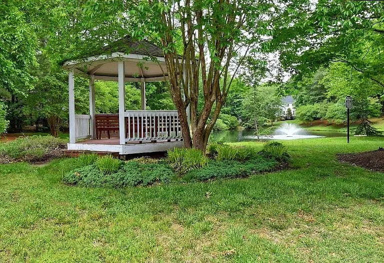 305 Caraway Ln — Photo 35