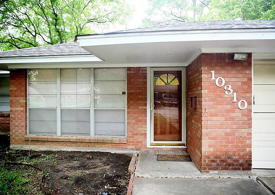 1st image of 10310 Woodwind Dr