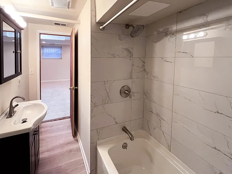 2237 N Kedzie Blvd #G — Photo 11