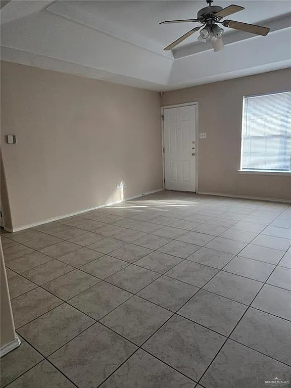 2 bed, 2.0 bath, 4234 sqft, $800 — Photo 4