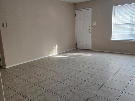4th image of 1711 Tampa St #A