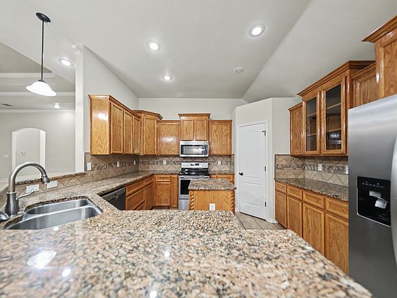 4th image of 1205 Excel Dr