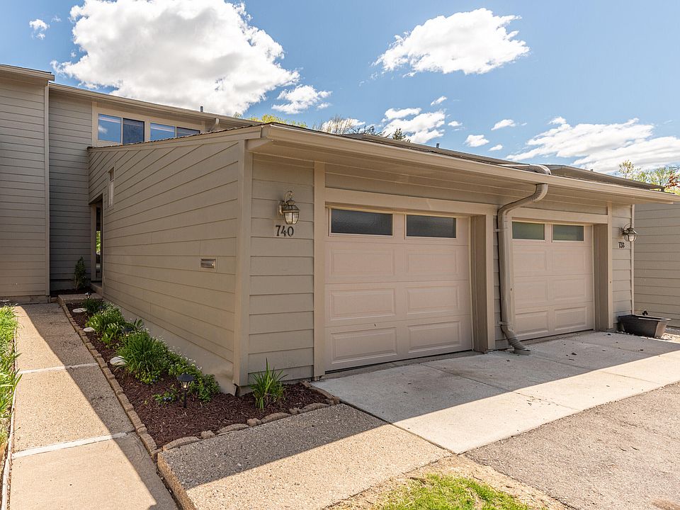 1st image of 740 Peninsula Ct