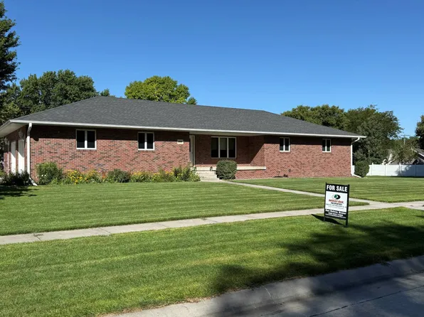 1306 Redick Ave, Creighton, NE 68729