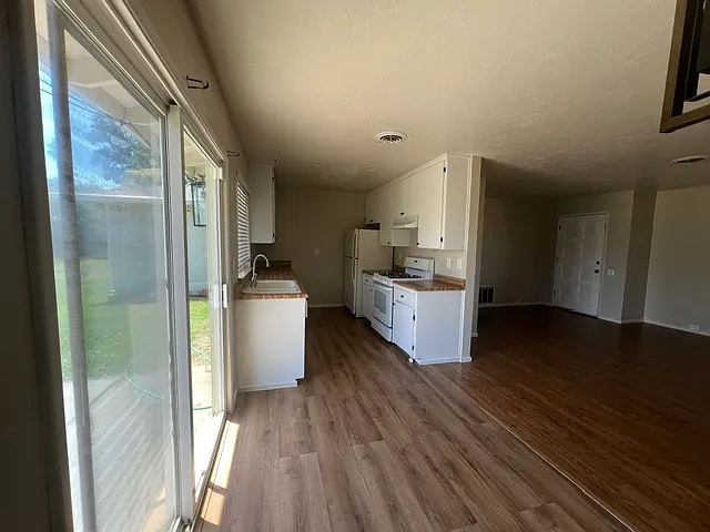 1414 Lewis Oak Rd — Photo 3