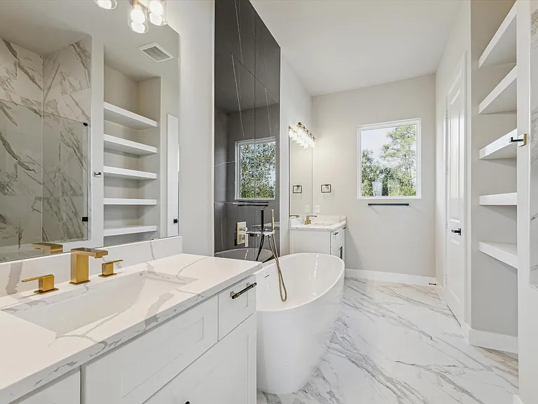 5817 Mansfield Heights Ln — Photo 10