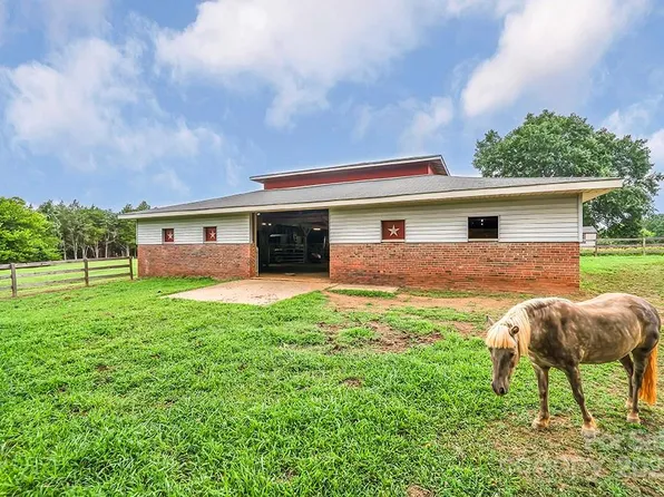 1900 Monterosa Rd, Concord, NC 28025