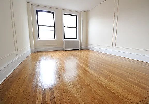 2nd image of 124 W 72nd St APT 7C