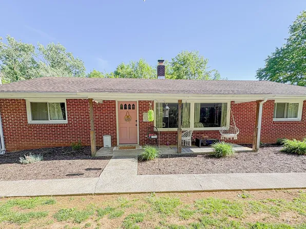 2029 Gregory Rd, Kingsport, TN 37665