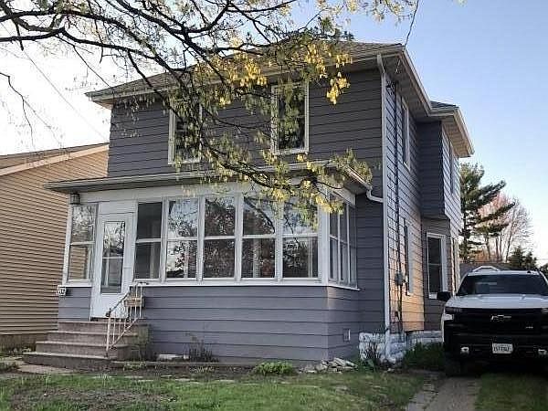 Solid home in a great Moline neighborhood