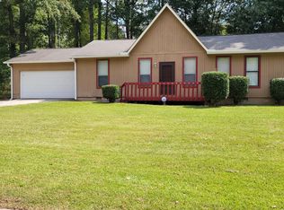 6630 Peppermill Ln, Atlanta, GA 30349