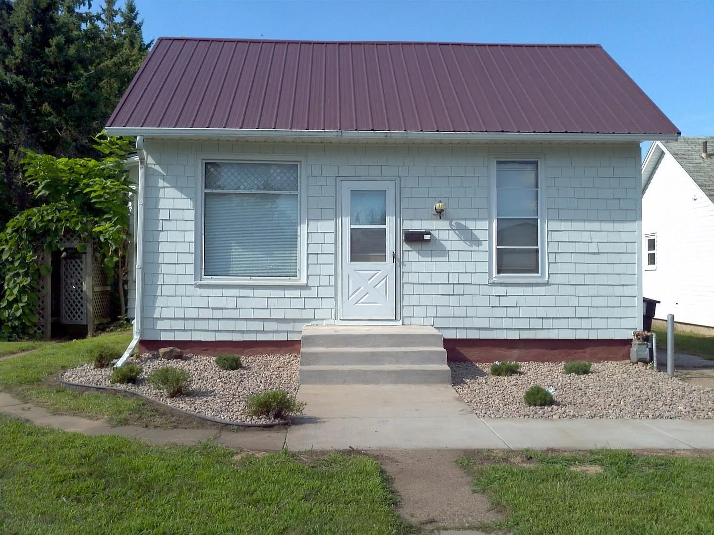 3 bed, 1146 sqft, $1,350 — Photo 1
