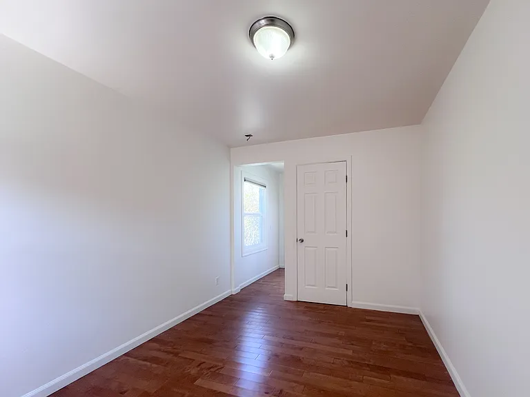 1054 Cornell Ave — Photo 12
