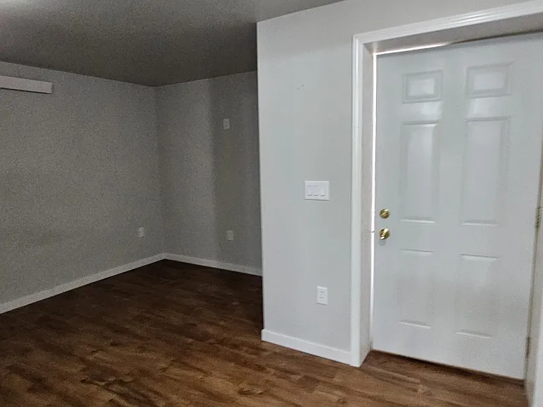 5402 Cedar St — Photo 10