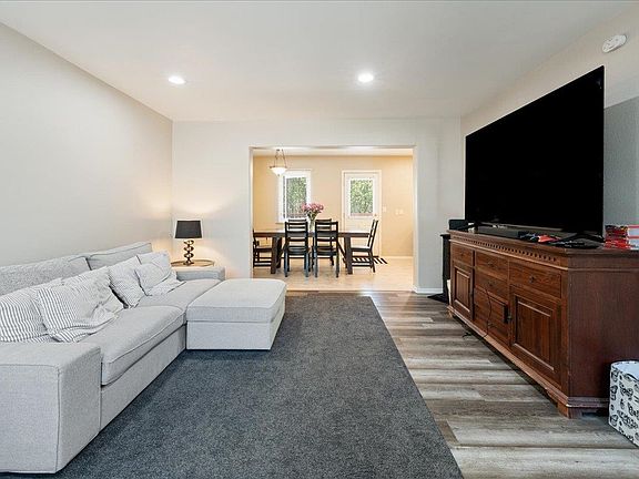 4th image of 48 Trinidad Dr