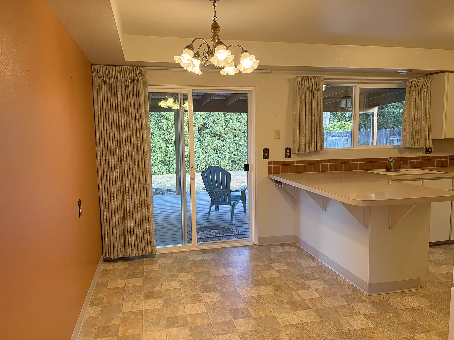 3 bed, 1.5 bath, 1260 sqft, $2,190 — Photo 3
