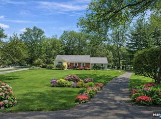 2 Overbrook Pl, Hillsdale, NJ 07642