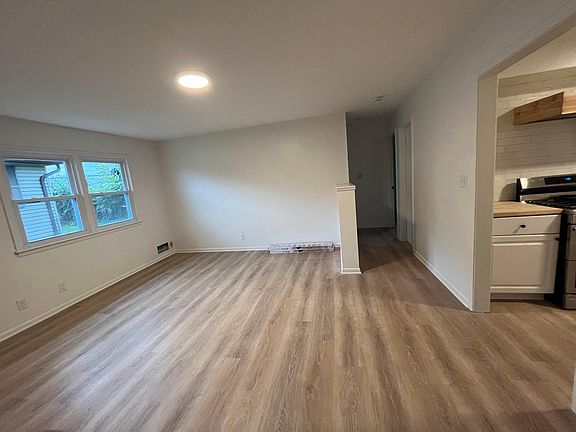 4th image of 2943 W 43rd Ave