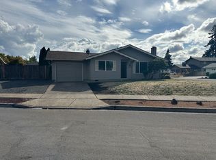 2227 6th St, Springfield, OR 97477
